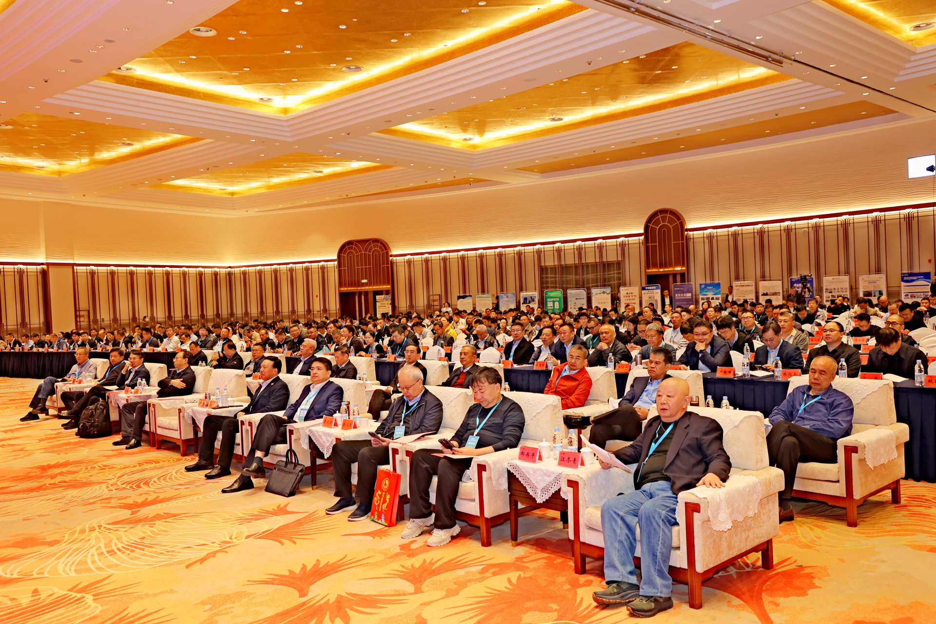 蜂窝催化剂，蜂窝沸石，催化剂，贵金属，吸附剂，沸石，分子筛，VOCs，斐腾科技